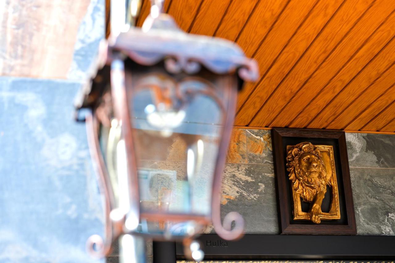 Lions Apartment Уреки Екстериор снимка